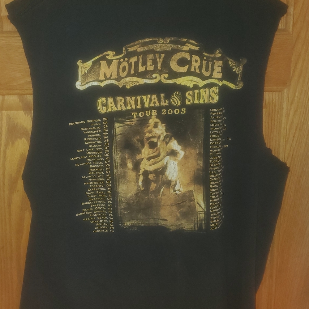 Motley crue cutoff T-shirt